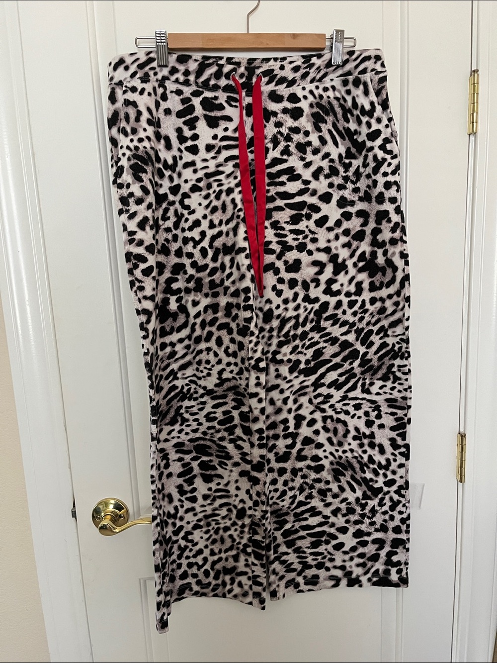 Soma Black abd white animal print pajama bottoms Lounge Pants size L
